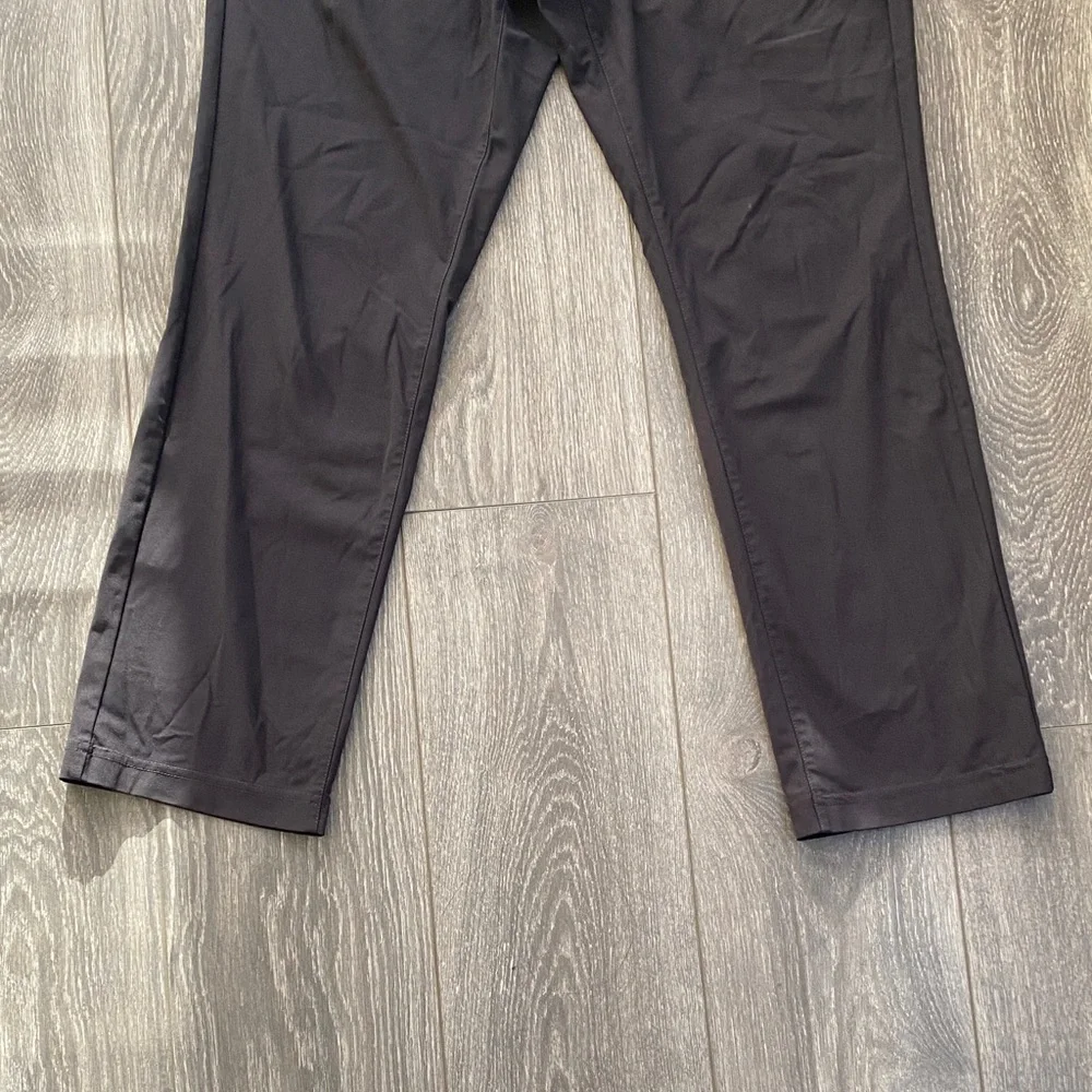 Banana Republic color dark